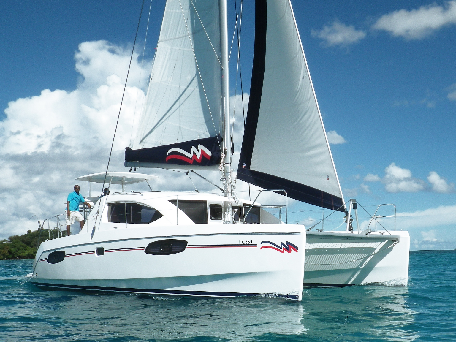 Sailing Catamaran: Moorings 3900 - 3 Cabin Catamaran