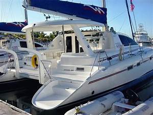 Sailing Catamaran: Moorings 4300 - 4 Cabin Catamaran