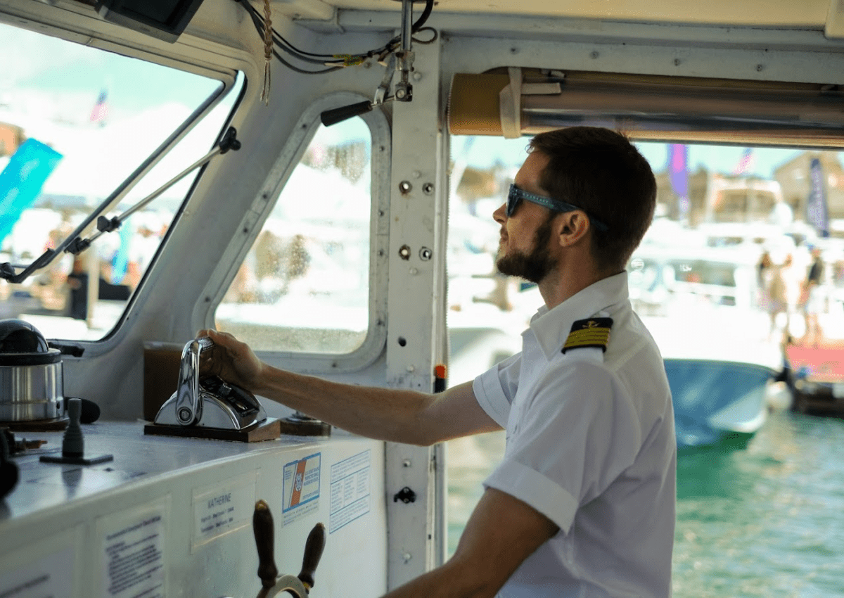 become a travel agent in rhode island