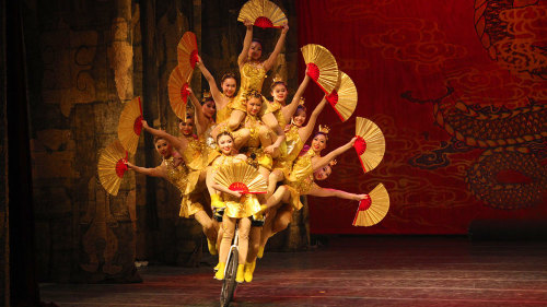 Beijing Acrobatic Night Show with Transfers