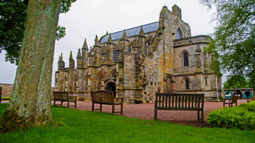 Rosslyn Chapel, Dunfermline Abbey & Stirling Castle Full-Day Tour