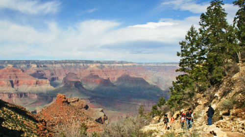 Grand Canyon South Rim Bus Tour by SWEETours