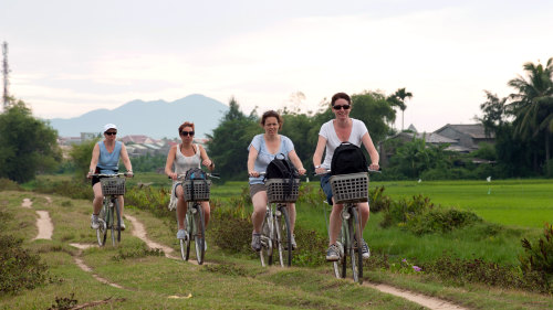 Small-Group Hoi An Boat & Bike Tour with Dinner by Urban Adventures