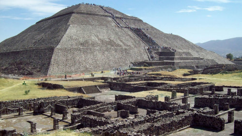 Guadalupe Shrine & Teotihuacan Pyramids Tour by Gray Line Mexico City