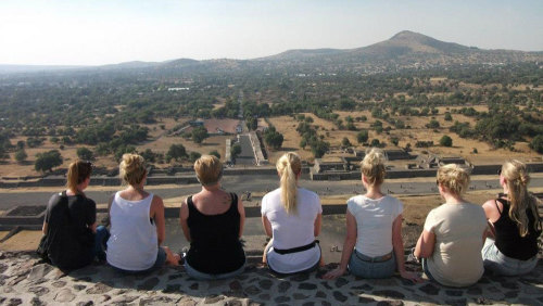 Small-Group Hidden Teotihuacan Tour with Family Dinner by Urban Adventures
