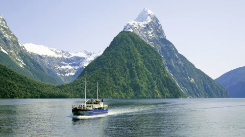 Milford Sound Winter Coach & Cruise by Fiordland Trips & Tramps