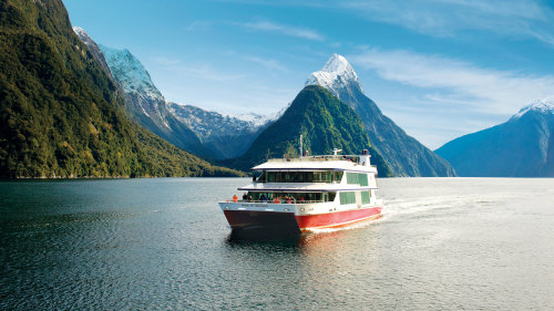 Milford Sound Scenic Cruise by Southern Discoveries
