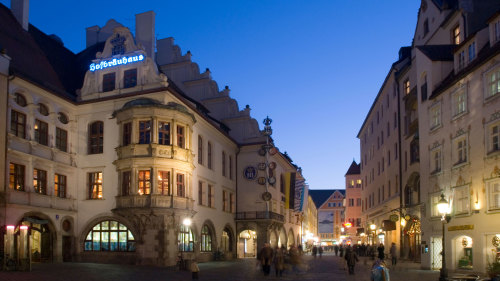 Munich by Night: City Tour with Dinner & Nightclub Admission