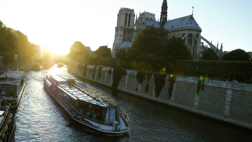 Dinner Cruise on the Seine River by Bateaux Parisiens