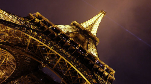 Skip the Line: VIP Eiffel Tower Tour & Twilight Seine Cruise with Champagne