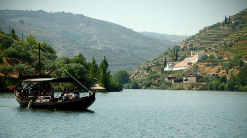Small-Group Douro Tour by 4x4 & Rabelo Boat