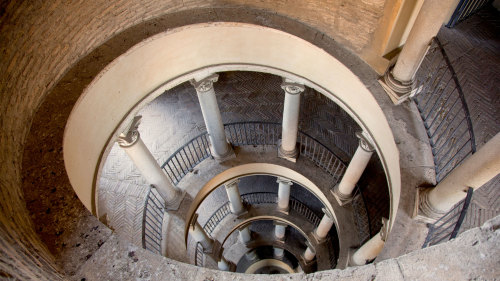 Skip-the-Line: Extended Vatican Tour with Bramante Staircase & St Peter
