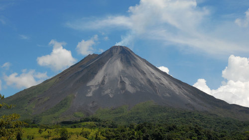 Full-Day Arenal Volcano & Tabacon Hot Springs Resort Tour