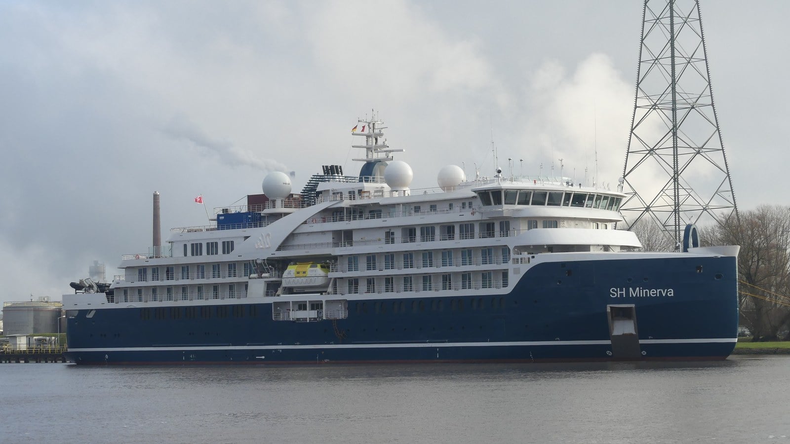 Swan Hellenic SH Minerva Boutique Cultural Polar Expedition Ship in Antarctica