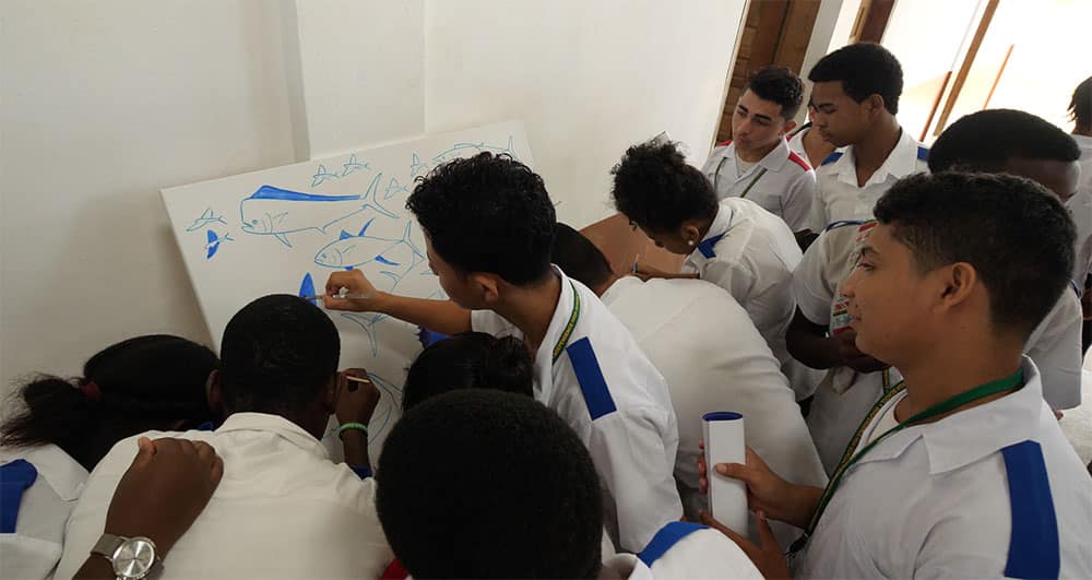 Guy Harvey Visits School in Belize