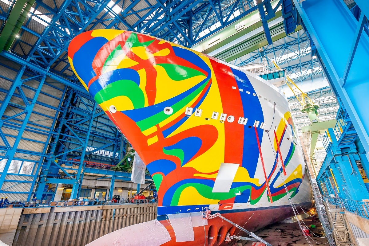 Norwegian Encore Hull Art Completed [VIDEO]