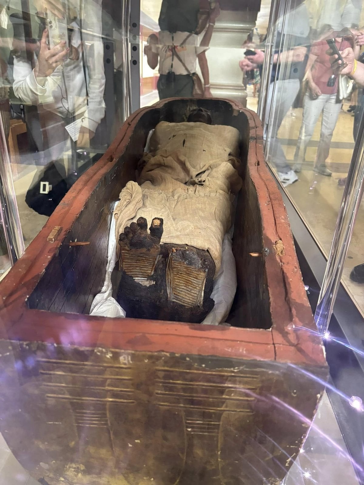 Up-close look at a remarkably preserved ancient mummy in Cairo
