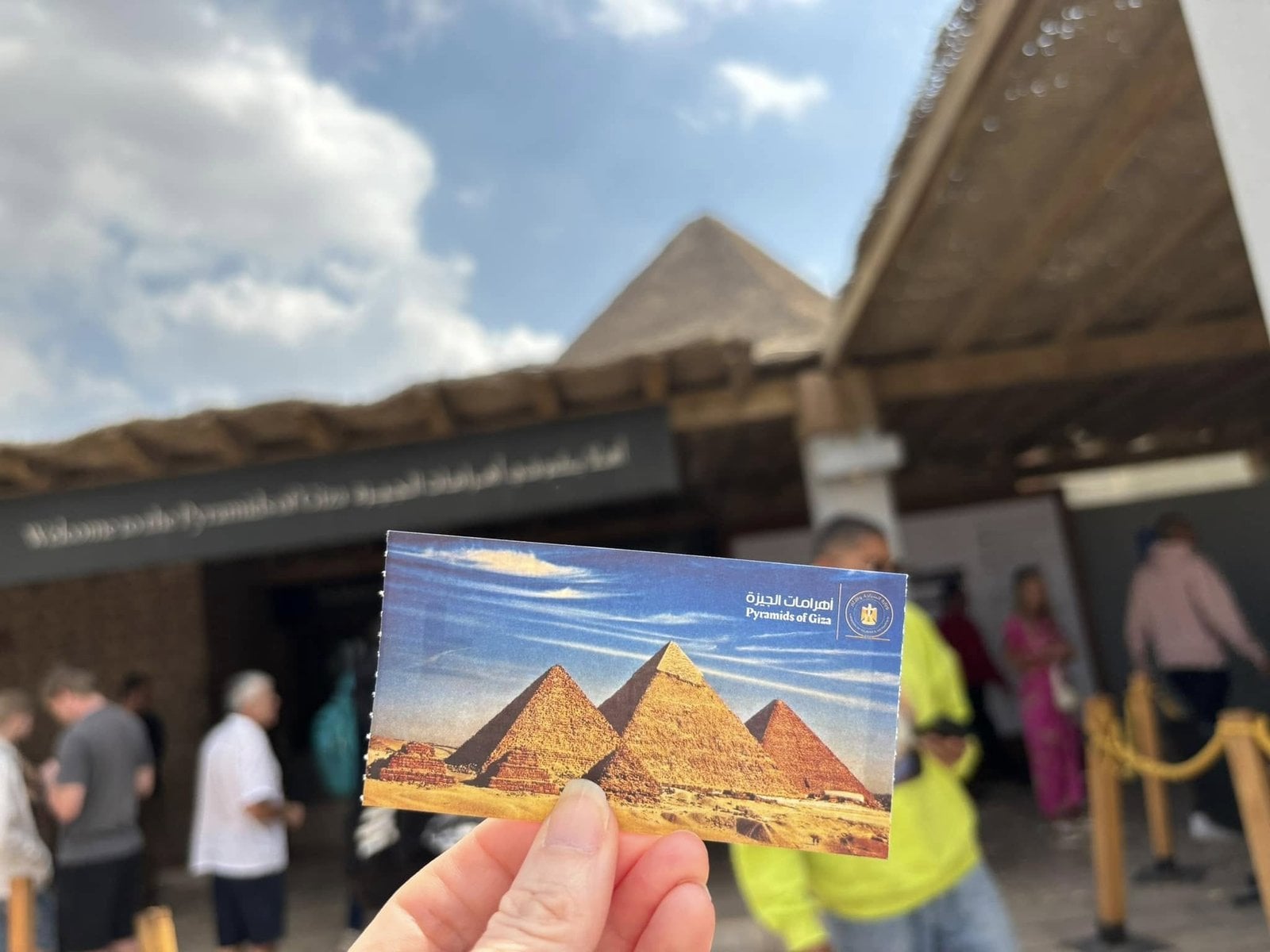 Ready to explore the only surviving Wonder of the Ancient World with our Globus guided tour