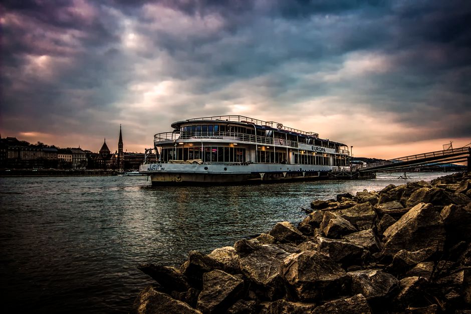 Amawaterways Amamagna River Cruises