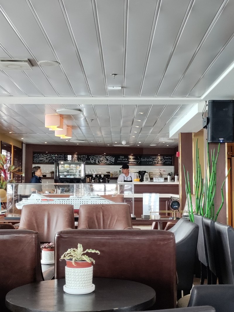 Lounge aboard Wind Star for evening port talks