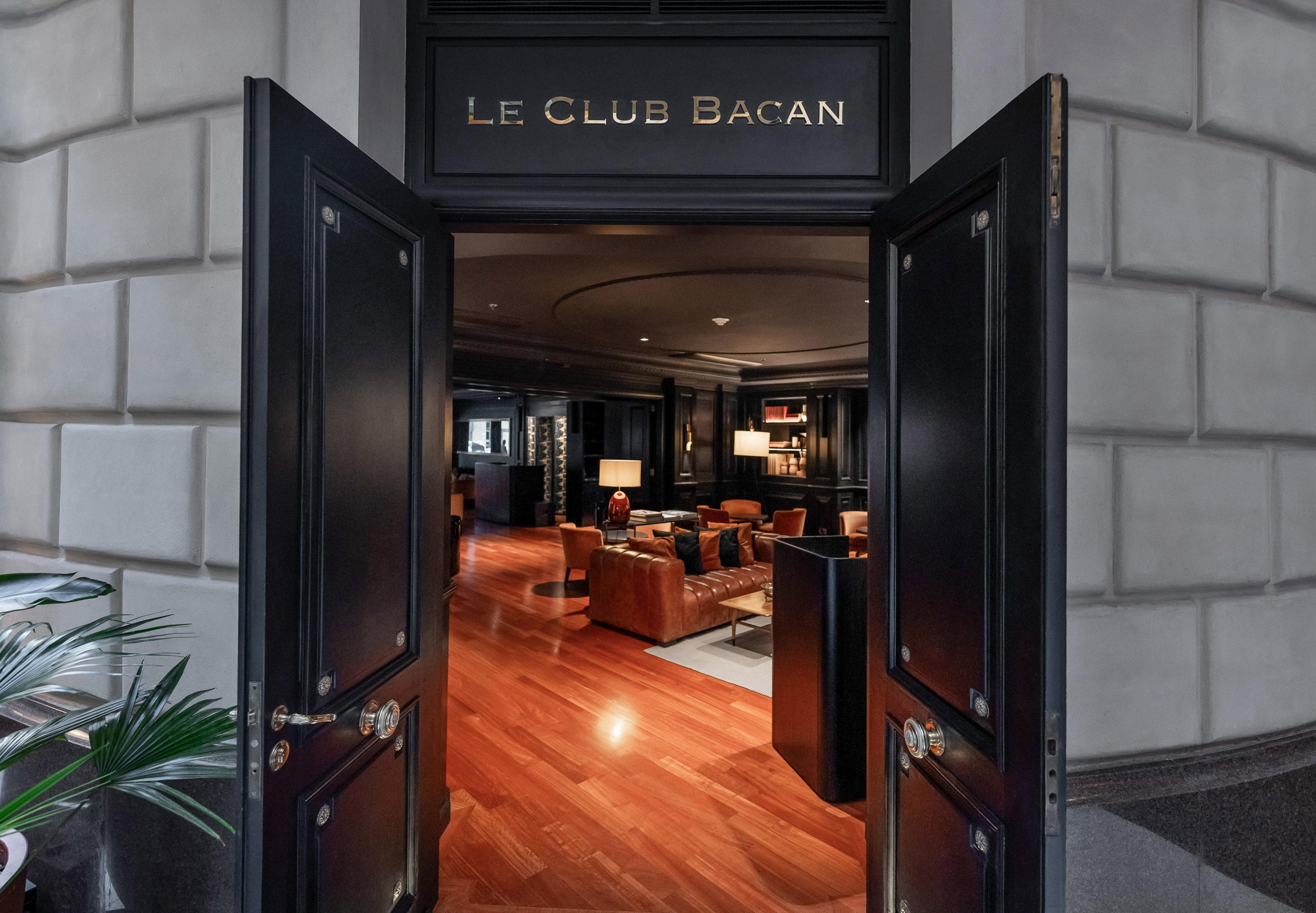Le Club Bacan cocktail bar and wine lounge