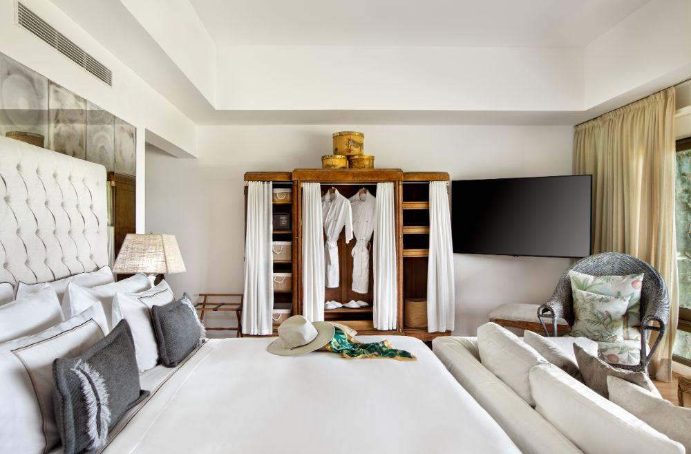 Grand Suite living salon with panoramic terrace