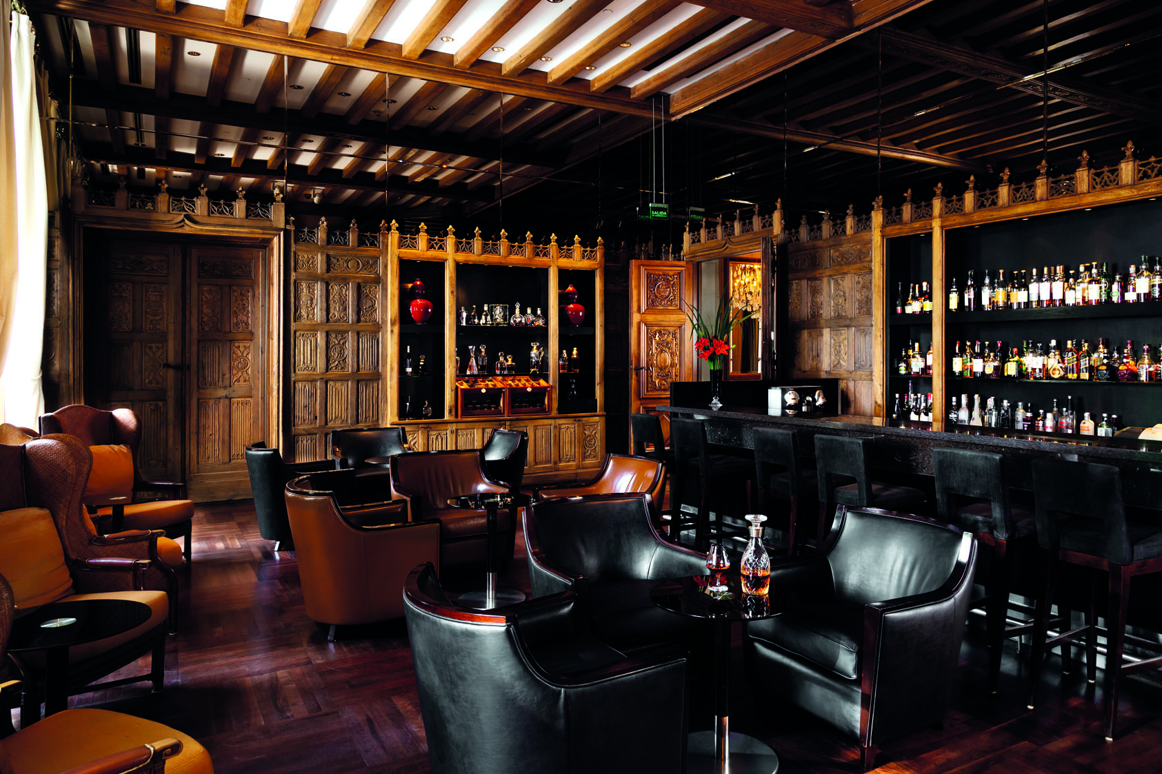 Historic 17th-century carved wood Oak Bar