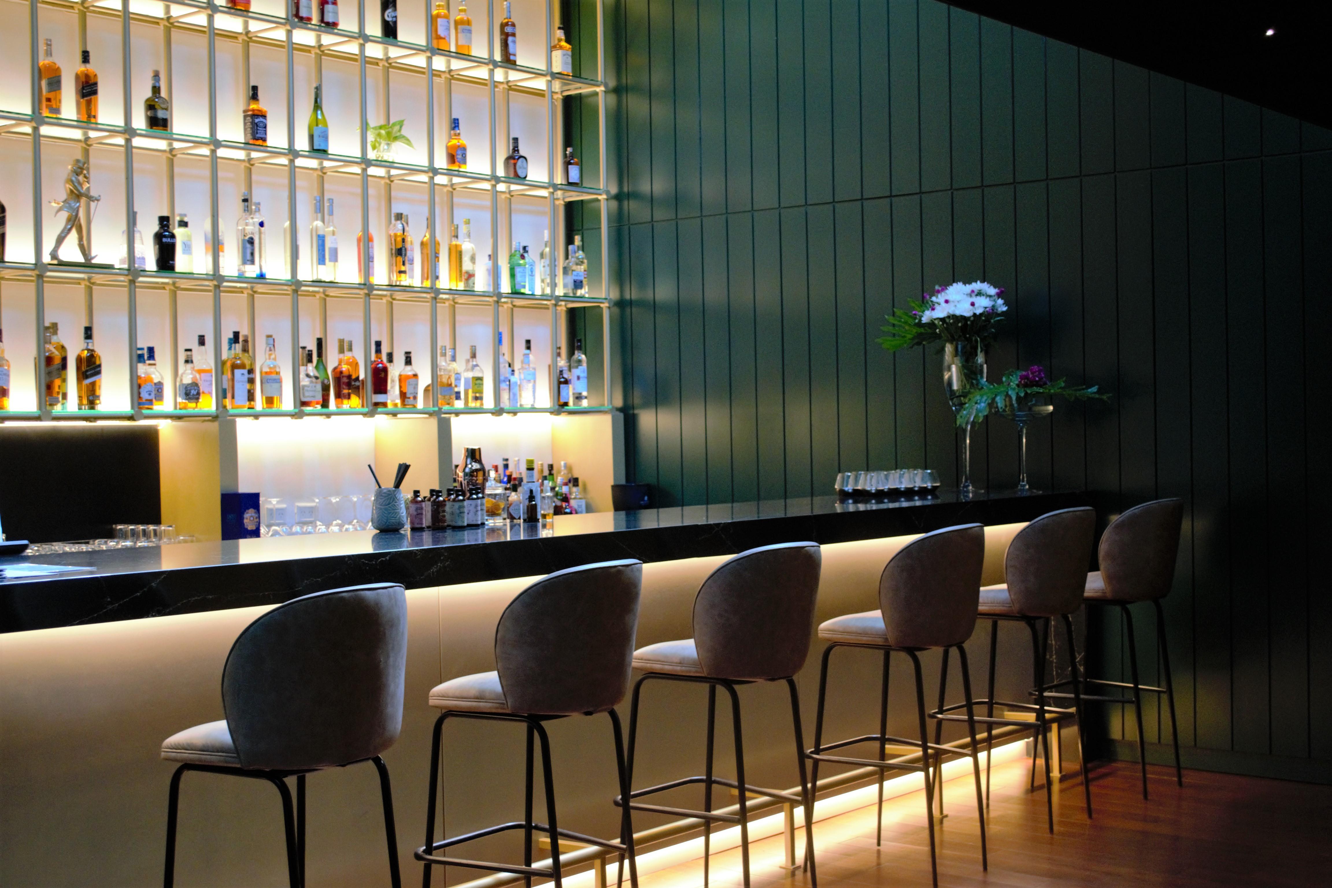 Alma Bar evening cocktail lounge and wine bar