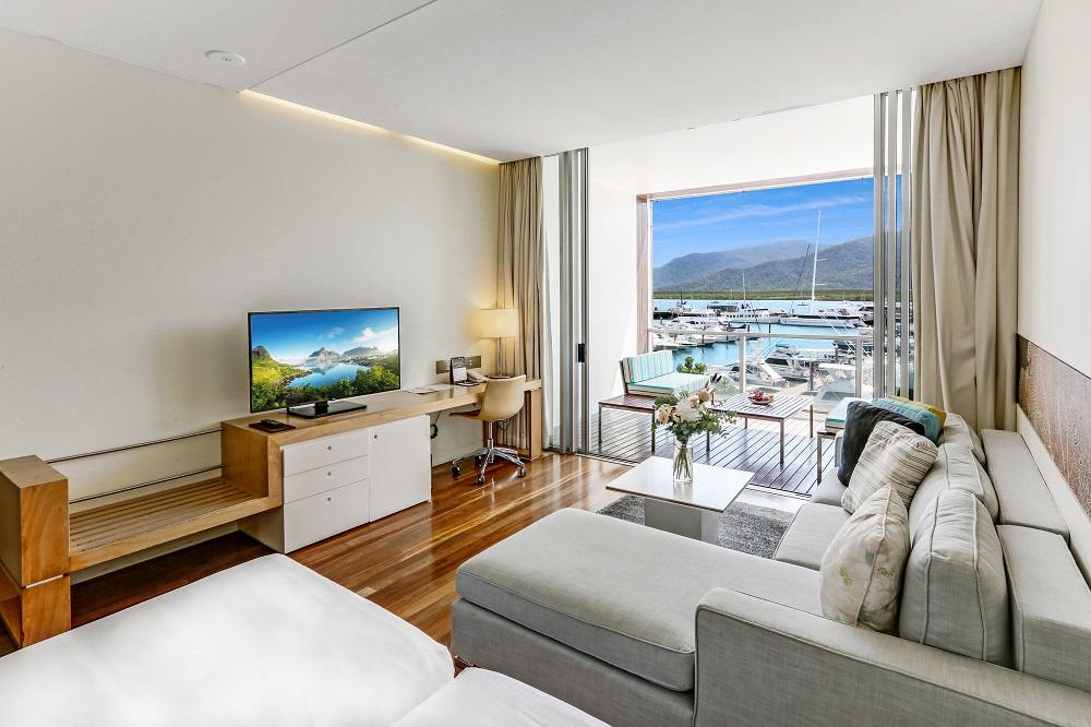 Horizon Club King Room featuring private balcony and exclusive executive lounge privileges