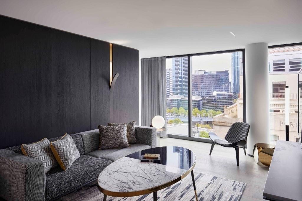 Supreme Suite Luxury Living Room & City Views