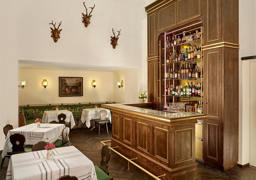 Bar Goldener Hirsch covered courtyard lounge