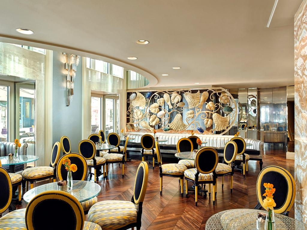 Café Am Hof serving authentic Viennese coffee specialties and homemade pastries