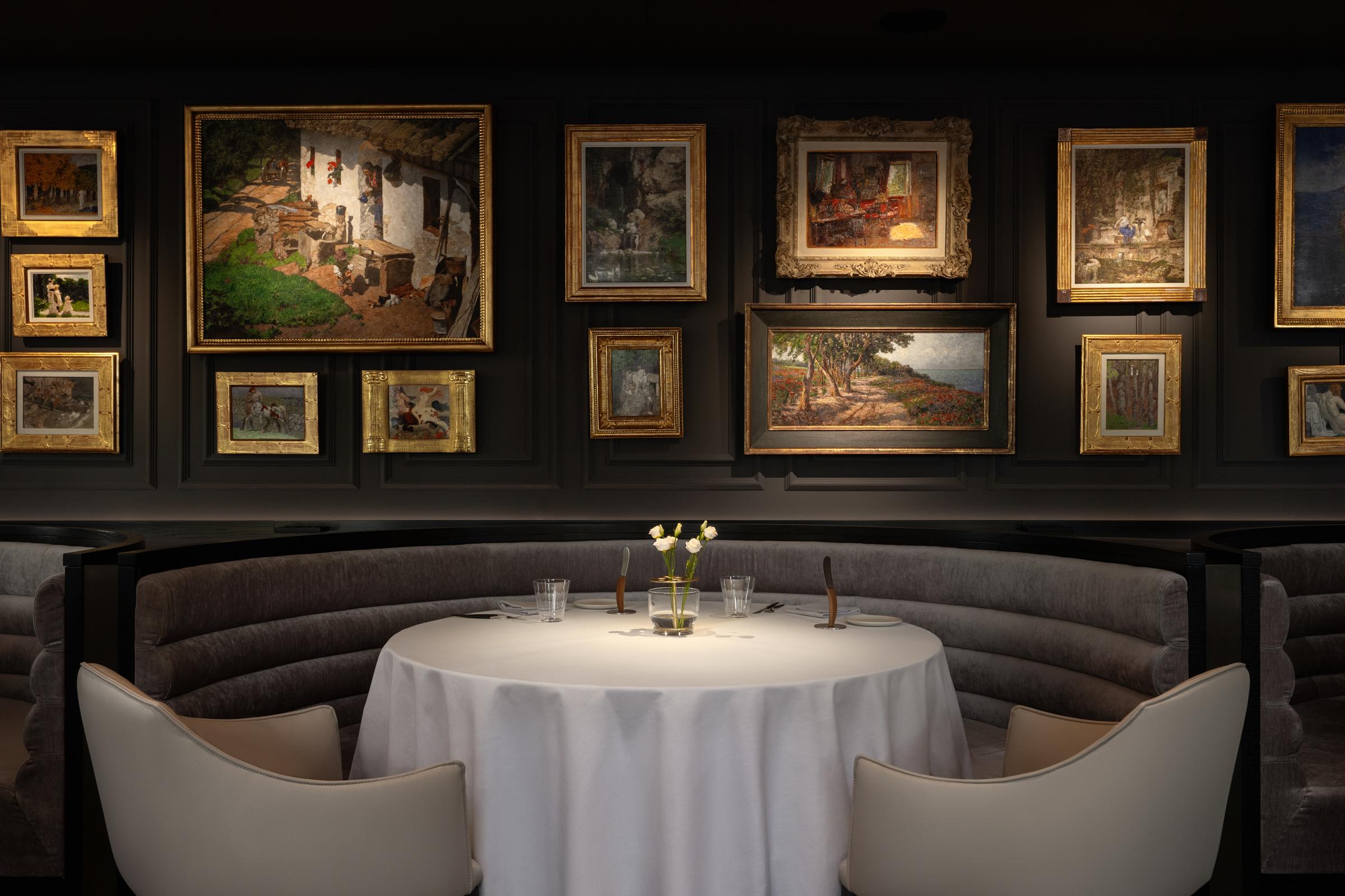Glasswing gourmet restaurant showcasing exquisite culinary craftsmanship by Chef Alexandru Simon