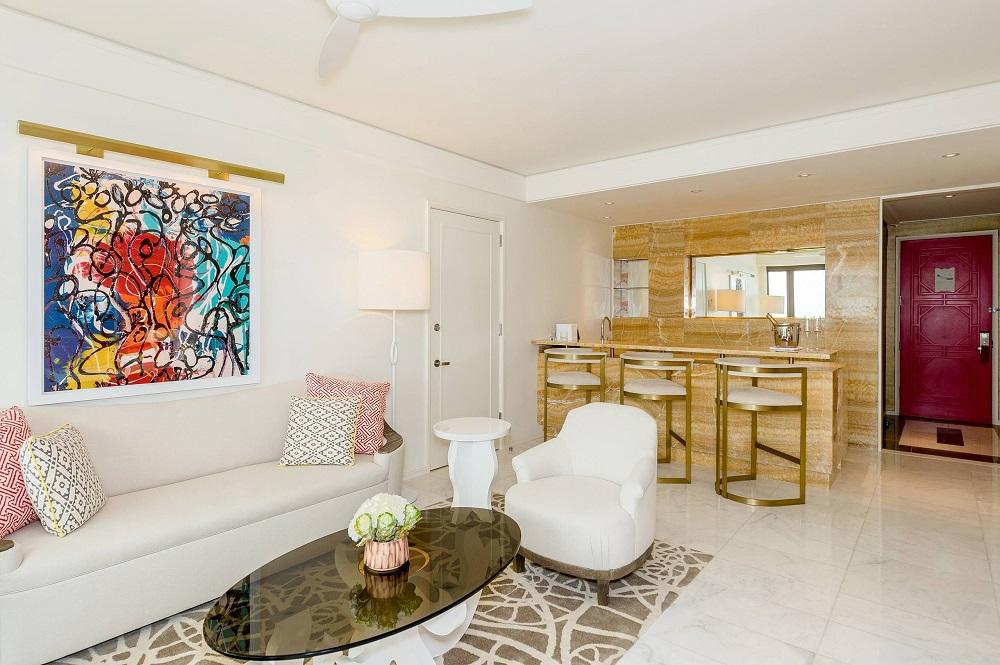 One-Bedroom Ocean View Residence with full kitchen and living salon