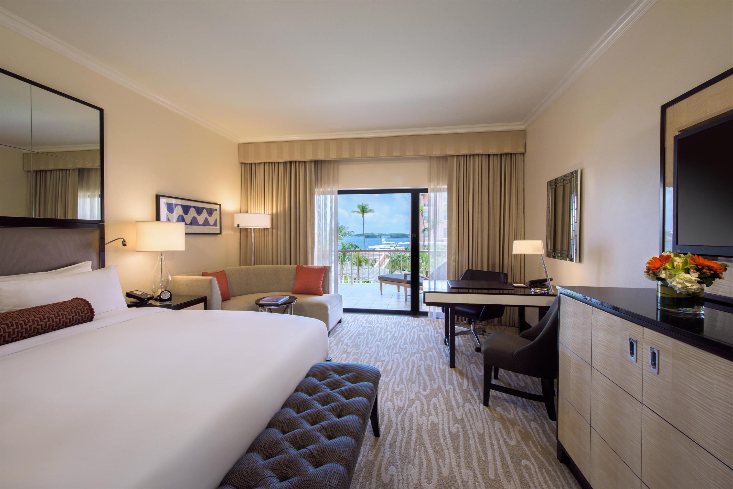 Signature Harbor View Room