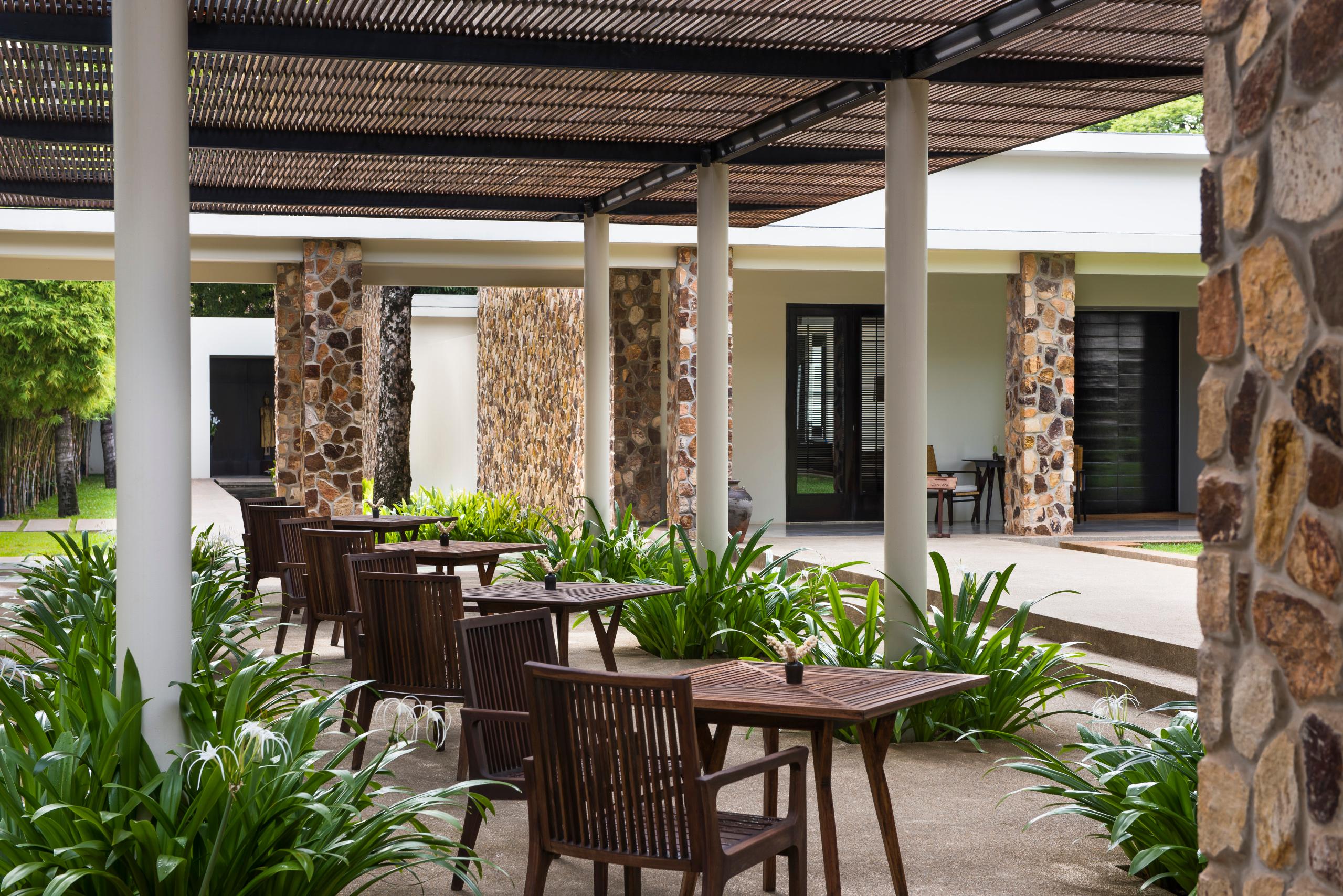 Circular Restaurant Pergola