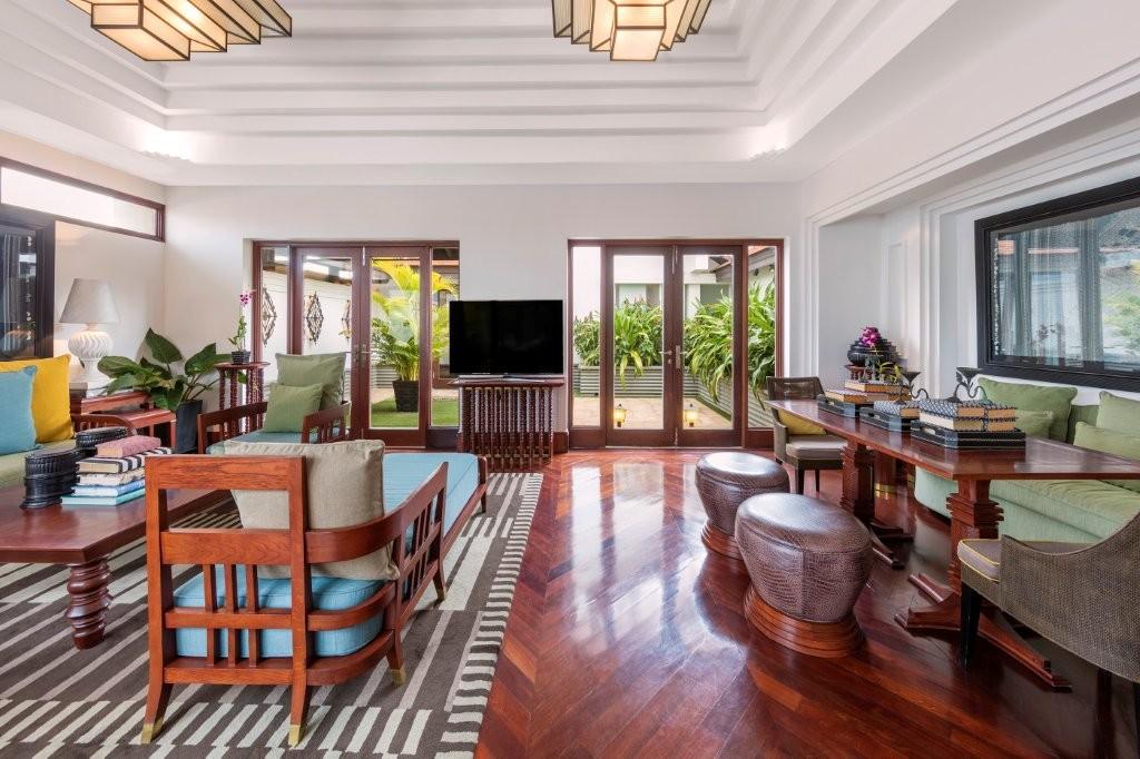 Presidential Suite Living Salon