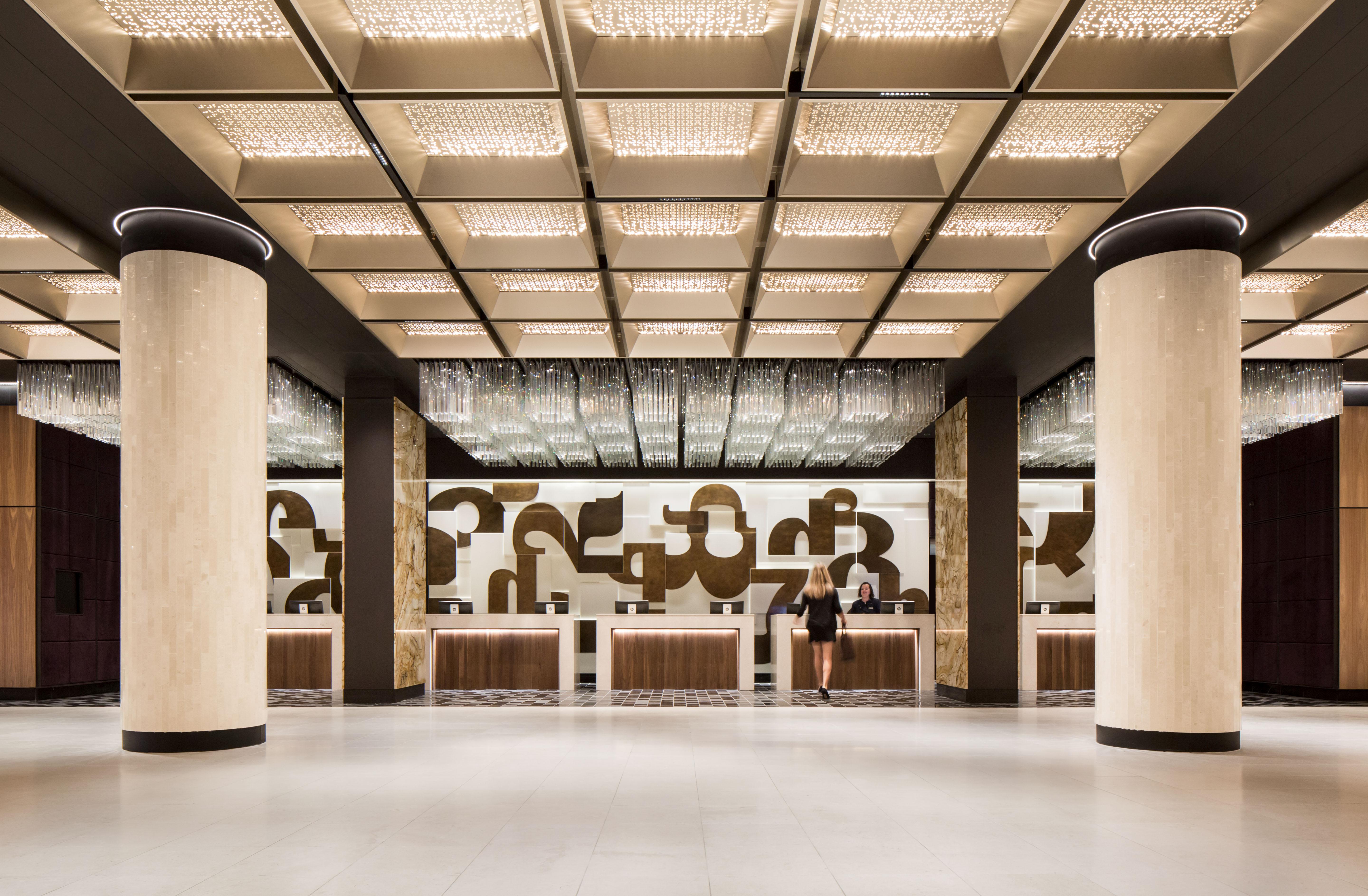 Fairmont The Queen Elizabeth Hotel