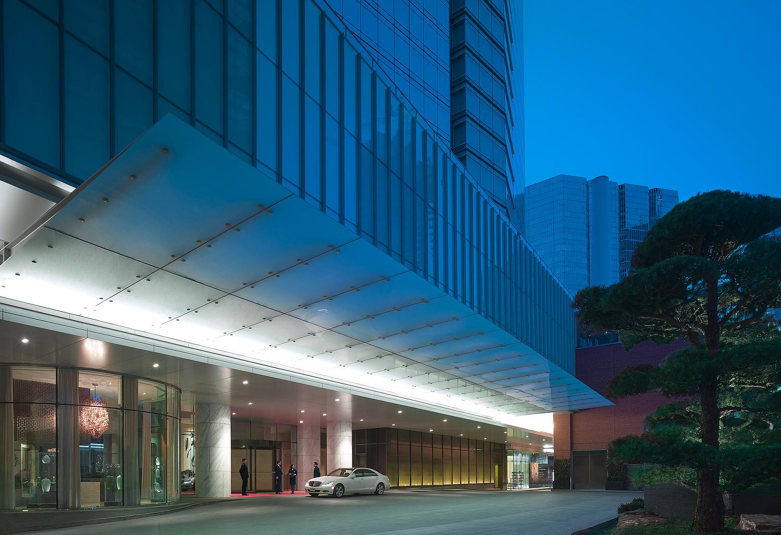 Shangri-La Toronto Suite