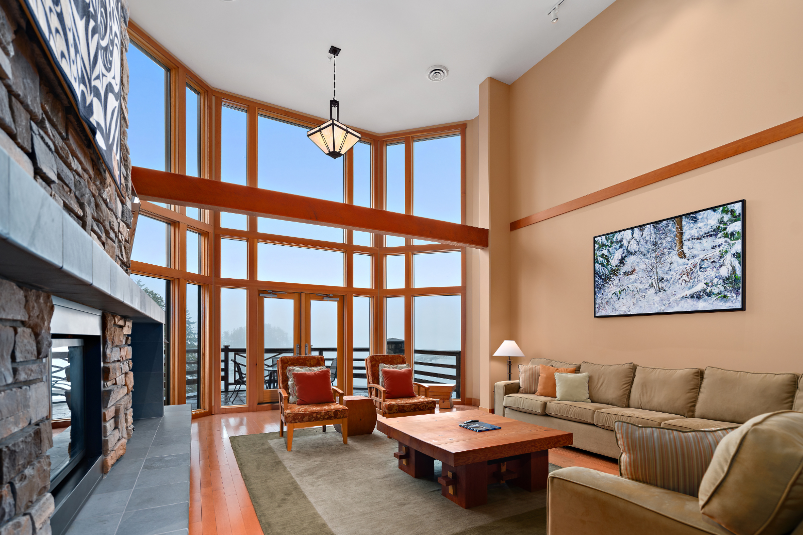 Tyee Dining Room, Bar & Lounge