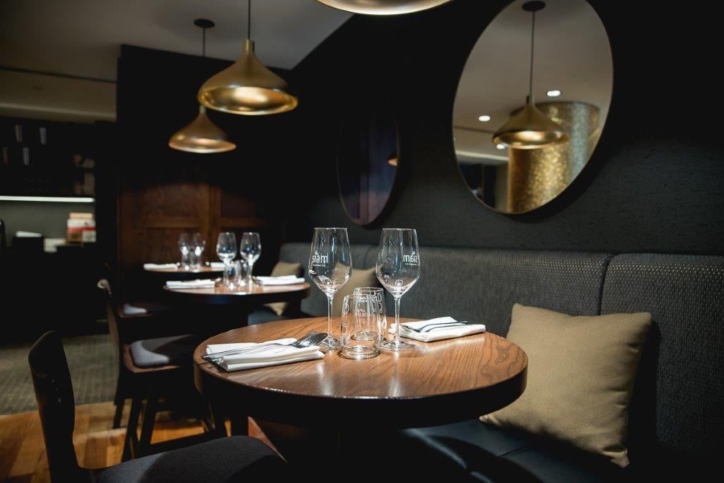 Warwick Le Crystal – Montréal Lounge