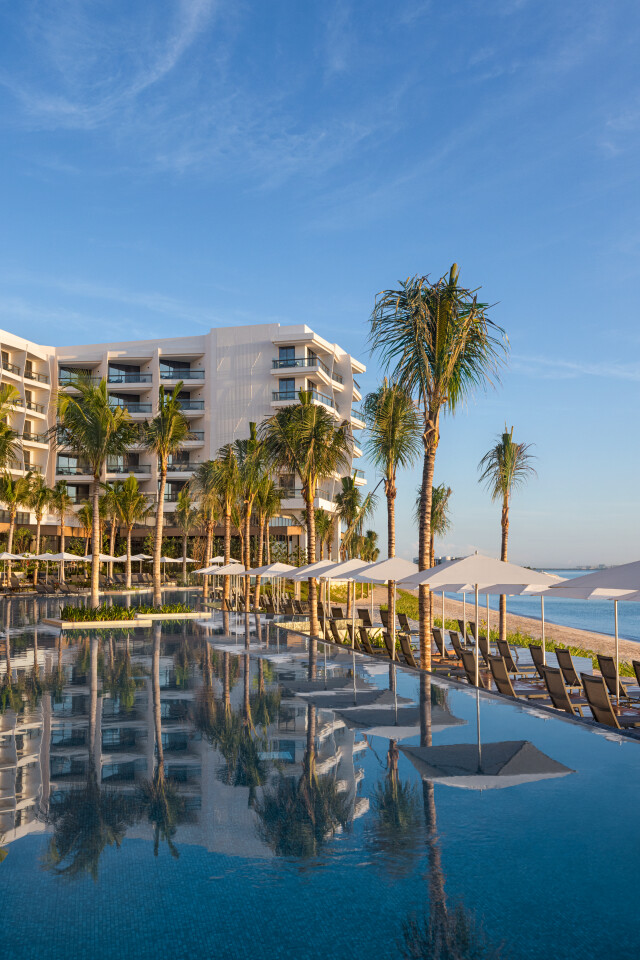 Hilton Cancun Oceanfront Chill Infinity Pool