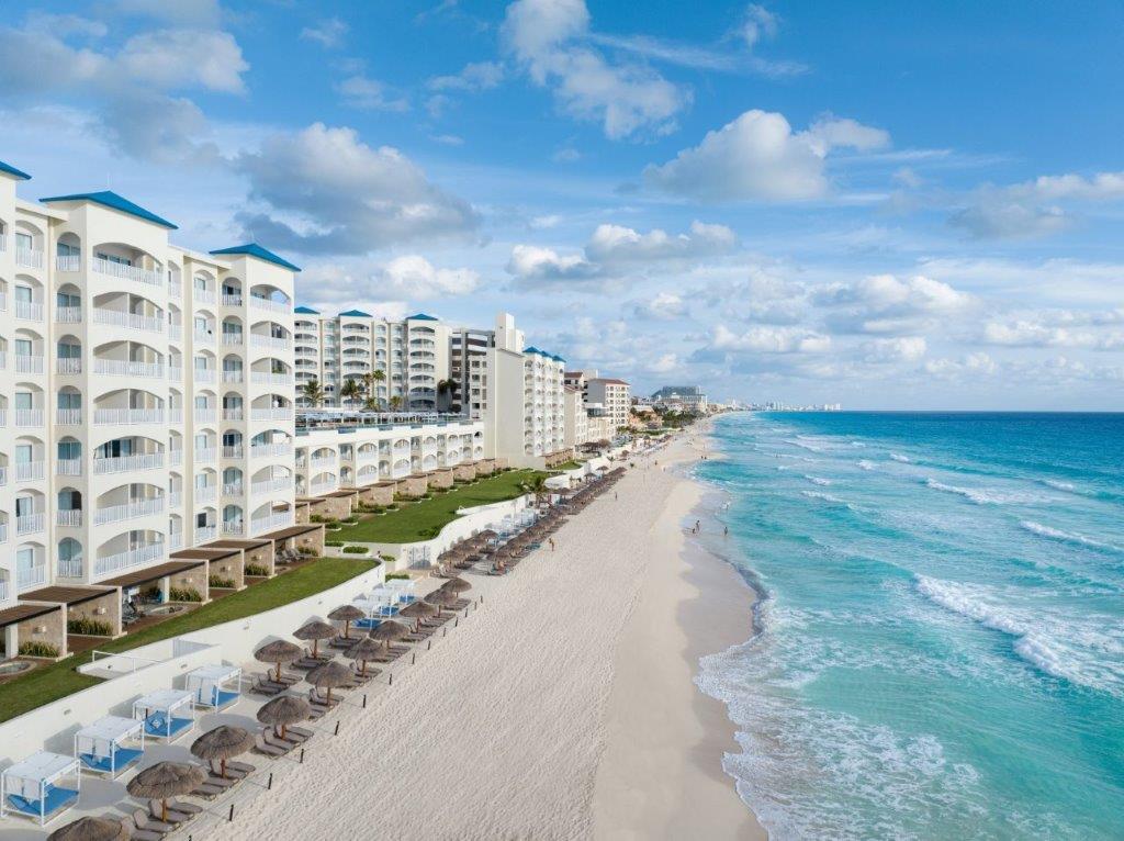 Hilton Cancun Mar Caribe Beachfront Pools