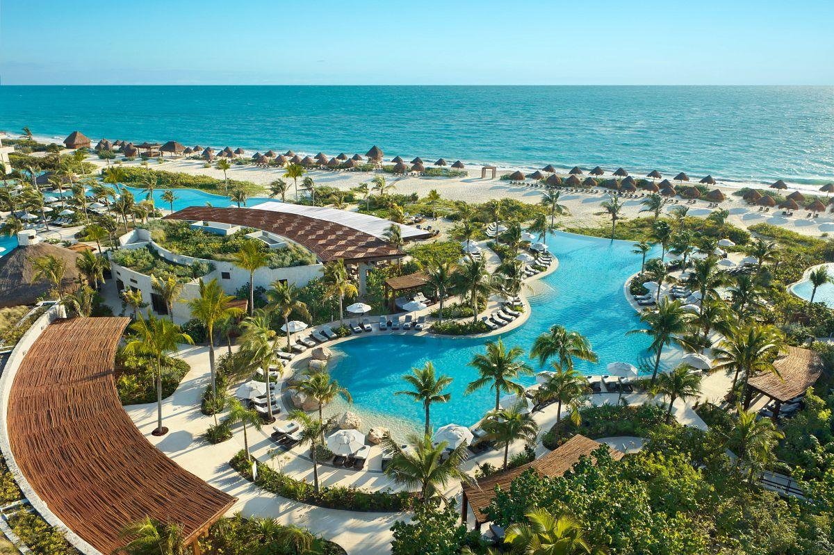 Secrets Playa Blanca Preferred Club Pool and White Beach