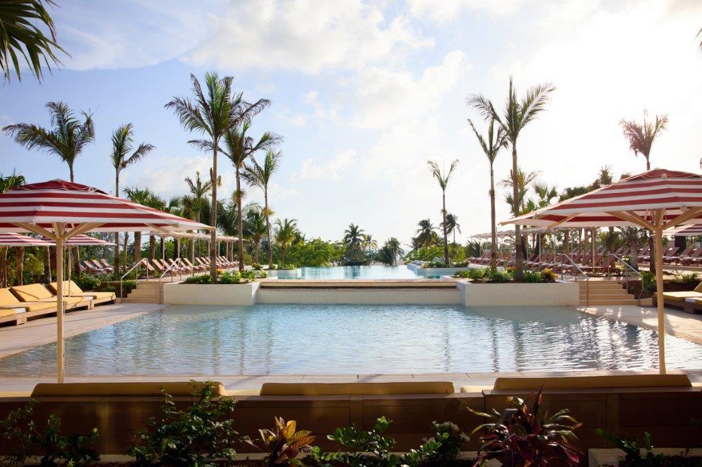 Hotel Indigo Grand Cayman infinity swimming pool and pool deck