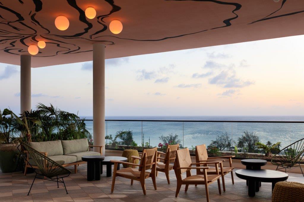 Pom Pom rooftop lounge 180-degree sunset views