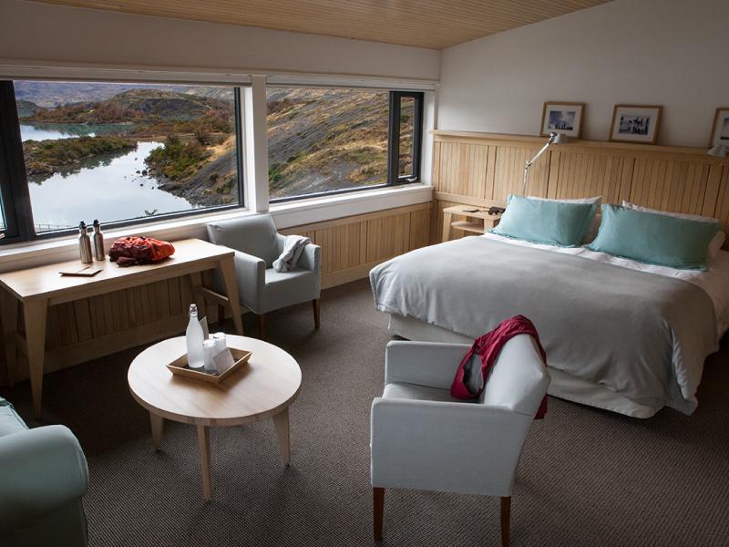 Suite Exploradores with panoramic mountain views