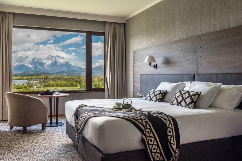 Superior King Room with mountain vistas