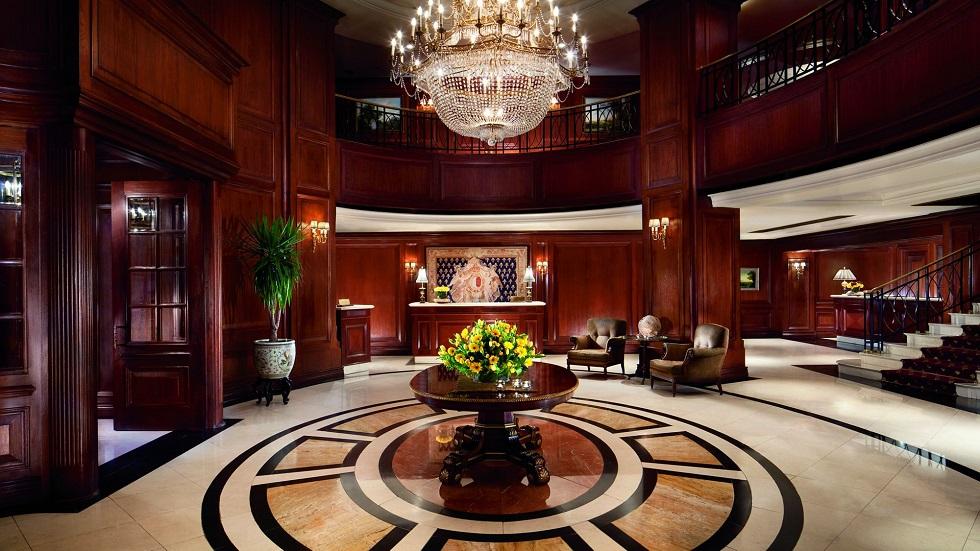 Stately Elegance and Classic Hospitality in the Main Lobby