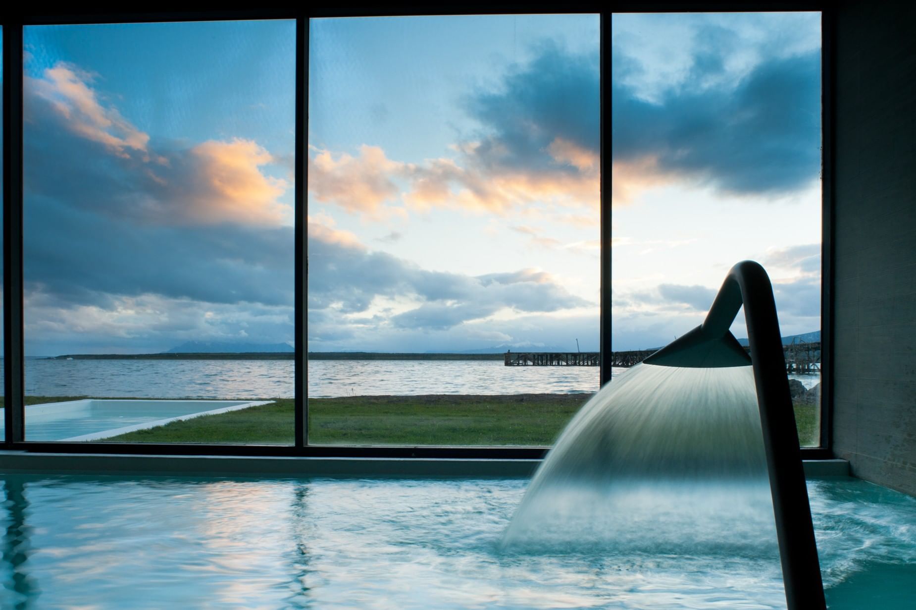 The Singular Spa Indoor/Outdoor Hydrotherapy Fjord Pool